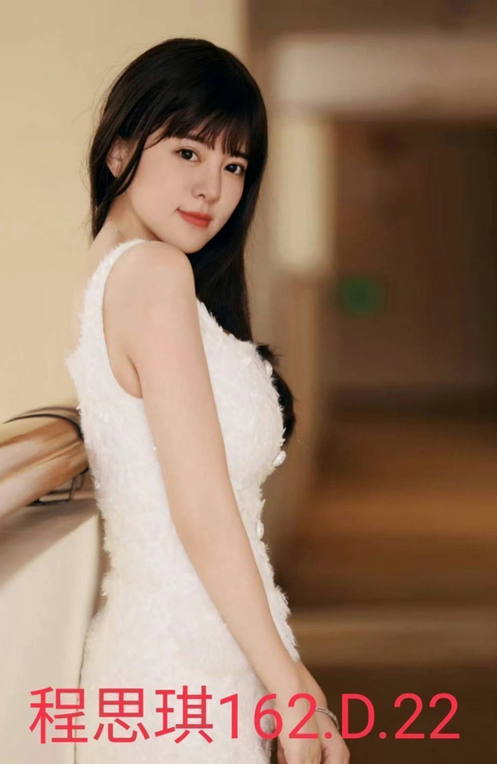 玉井╳伴遊╳雪雁╳可愛小正妹╳身高164cm╳體重45kg╳胸圍E罩杯╳年齡19歲╳想嘗試的地點：沙發 浴缸 桌子 地下室   保證人見人愛 花見花開 你看到都會硬的